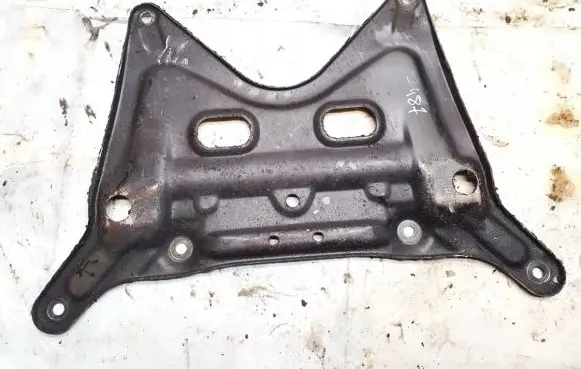 Opel Zafira B Engine mounting bracket