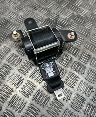 Middle seatbelt (rear)