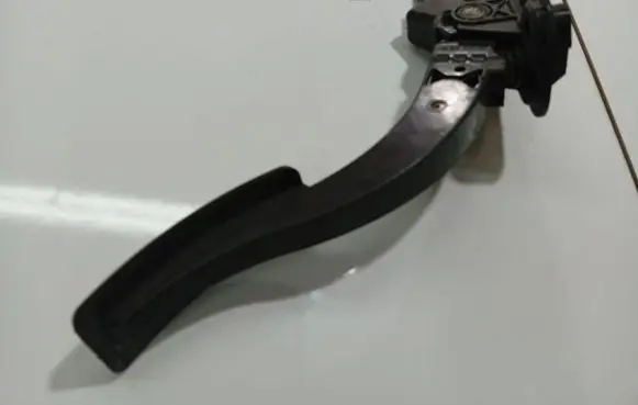 Peugeot 4007 Accelerator throttle pedal MN101544
