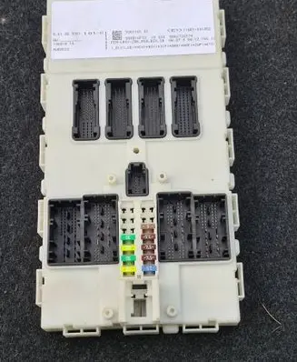 BMW 4 F32 F33 Central body control module 9381101 8862726574 588D16F03