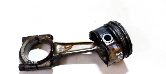 Peugeot 307 Piston with connecting rod