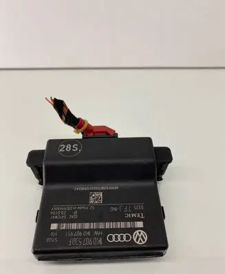 Volkswagen Golf Plus Gateway control module 1K0907530F 1K0907951