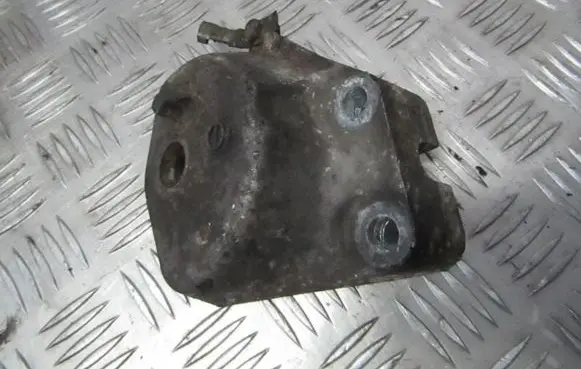 Mazda 6 Engine mounting bracket gj6f