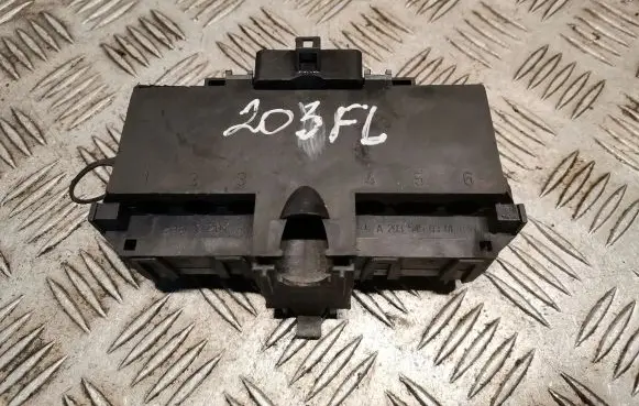 Mercedes-Benz C W203 Fuse box set 2035450803