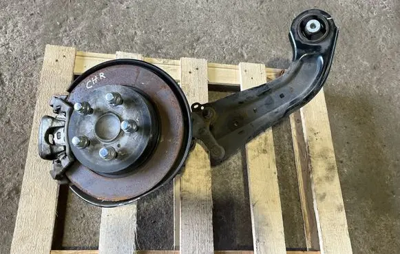 Toyota C-HR I Rear wheel hub spindle/knuckle