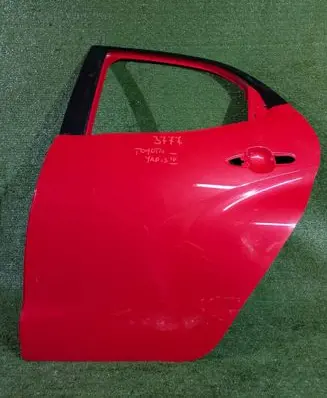 Toyota Yaris XP210 Rear door