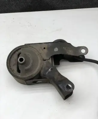 Nissan Murano Z50 Engine mount bracket