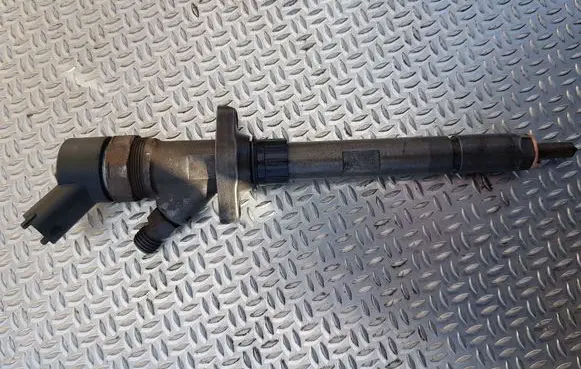 Peugeot 607 Fuel injector 9637277980