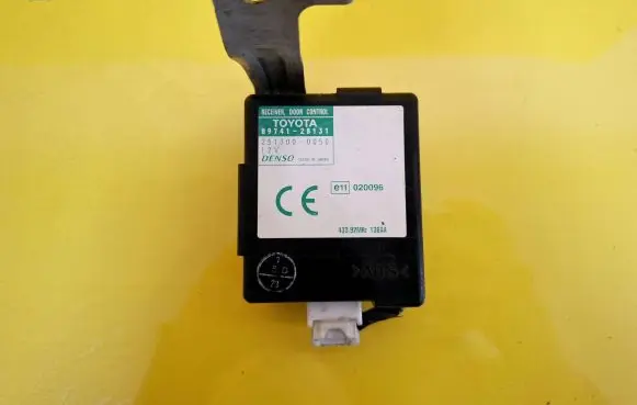 Toyota Previa (XR30, XR40) II Door central lock control unit/module 89741-28131 251300-0050