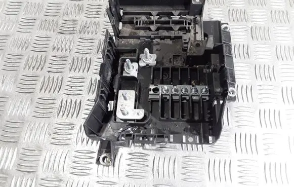 Volkswagen Touareg I Fuse module 7L0937548C