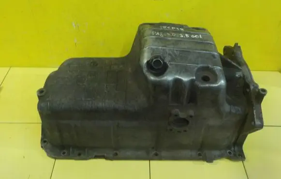 Mitsubishi Pajero Oil sump MISKAOLEJU