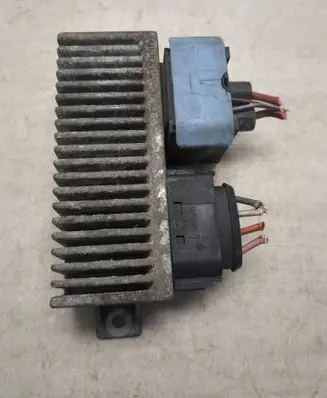Renault Master III Glow plug pre-heat relay 8200558438A
