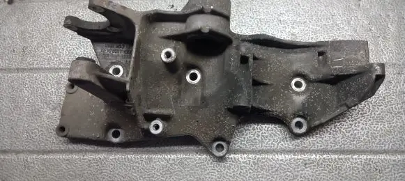 Audi A4 S4 B5 8D Generator/alternator bracket 