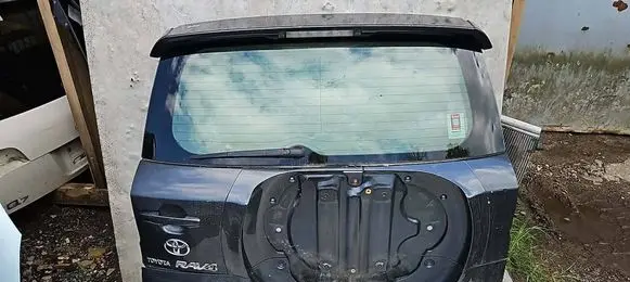 Toyota RAV 4 (XA30) Tailgate/trunk/boot lid 
