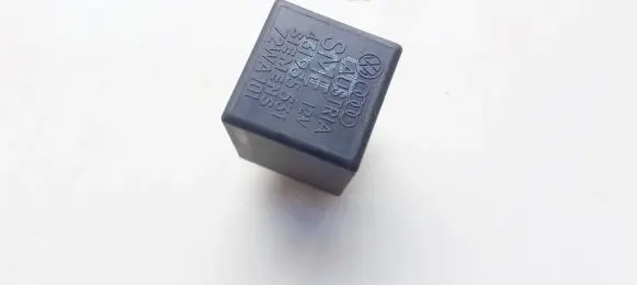 Audi A6 S6 C4 4A Other relay 431955531