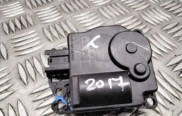 Chrysler Pacifica Air flap motor/actuator 545250008