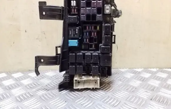 Mazda 6 Fuse module