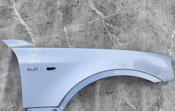 BMW X3 E83 Fender