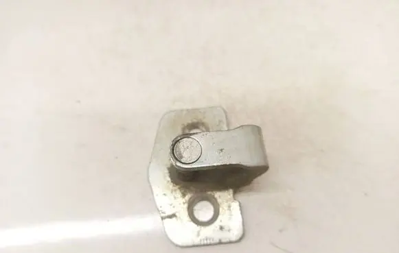 Opel Astra H Front door lock loop/hook striker 
