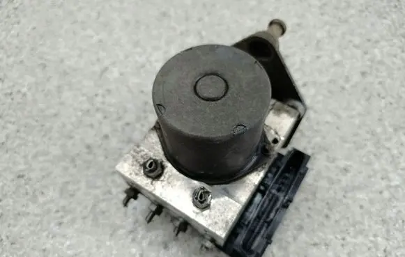 Mercedes-Benz Vito Viano W639 ABS Pump