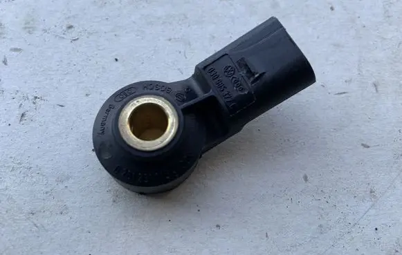 Audi A7 S7 4G Detonation knock sensor 030905377C 0261231146