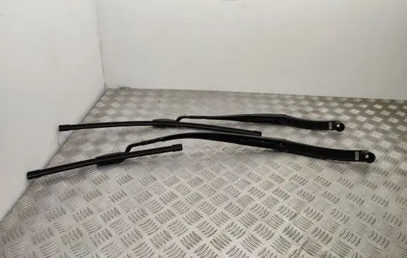 Hyundai i40 Front wiper blade arm