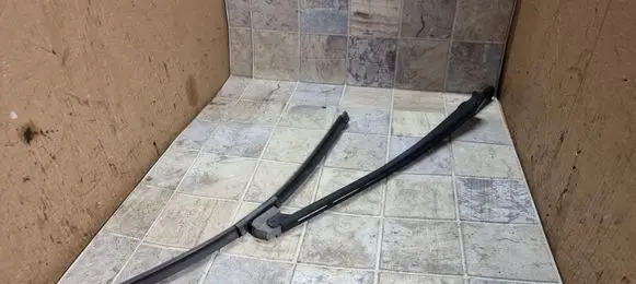 Audi A6 S6 C5 4B Front wiper blade arm 4B1955407D