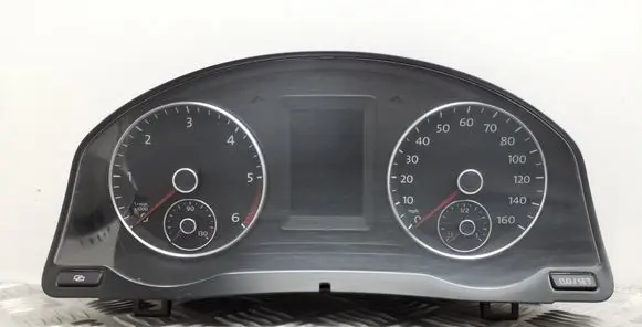 Volkswagen Golf Plus Speedometer (instrument cluster) 5M0920961A