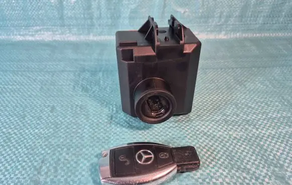 Mercedes-Benz B W246 W242 Ignition lock A2469058501 12953634 1010094502