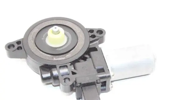 Mazda 3 II Front door window regulator motor D6515858X