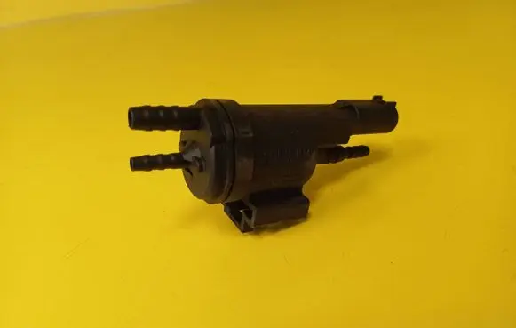 Mercedes-Benz C W203 Valve vacuum 0025401497