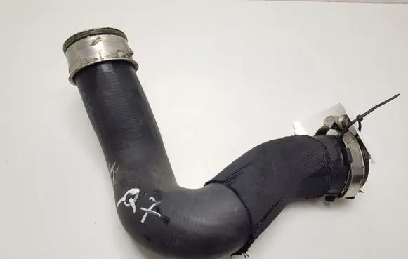 Audi Q7 4L Intercooler hose/pipe 7L6145738A