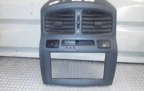 Hyundai Santa Fe Dash center air vent grill 