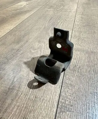 Opel Insignia A Radiator mount bracket 13239137 0165