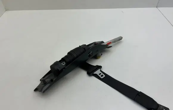Volvo V70 Front seatbelt 6069365l0d 6239272306
