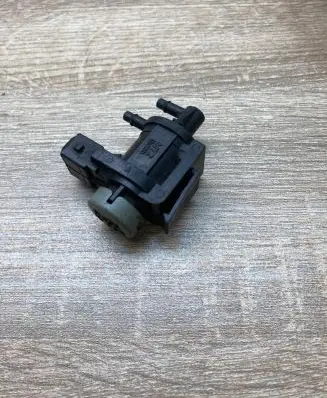 Volkswagen PASSAT B6 Turbo solenoid valve 1J0906283A