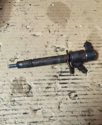 Volvo XC90 Fuel injector 0445110251