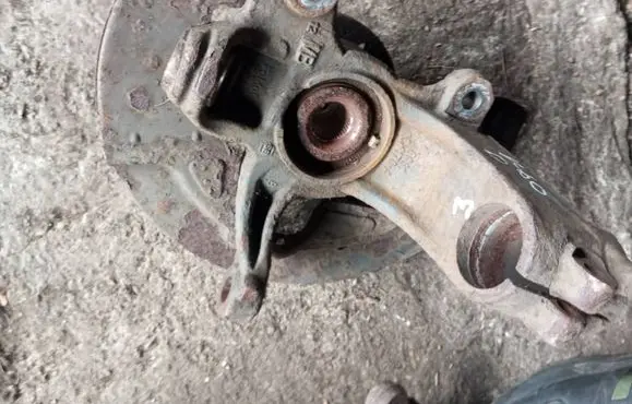 Volvo V60 Front wheel hub spindle knuckle 6G913K170A