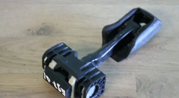 BMW 1 E81 E87 Front door check strap stopper 7070333