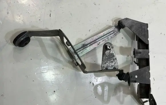 Volkswagen Touareg II Tie down hook / loop 