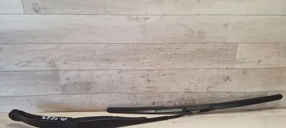 Honda Accord Front wiper blade arm 