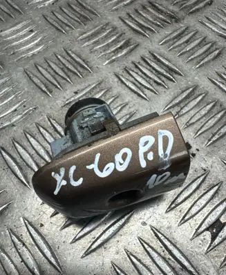 Volvo XC60 Front door lock (next to the handle) 