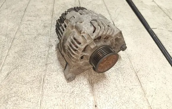 Audi A4 S4 B5 8D Generator/alternator