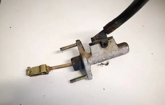 Master brake cylinder