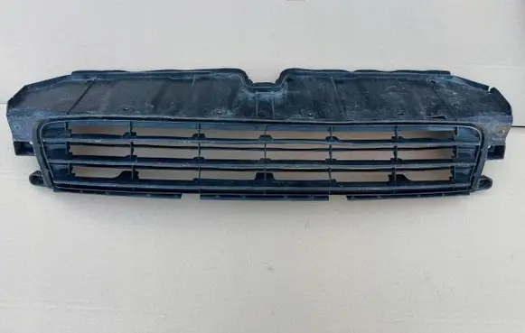 Lexus CT 200H Front bumper upper radiator grill 53112-76010
