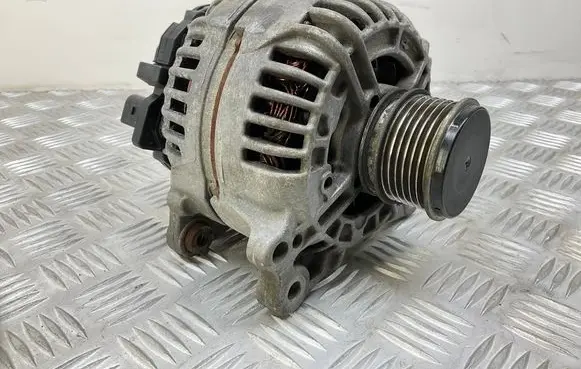 Skoda Yeti (5L) Generator/alternator 06F903023F