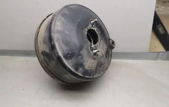 Mercedes-Benz Vito Viano W639 Brake booster A0014300108