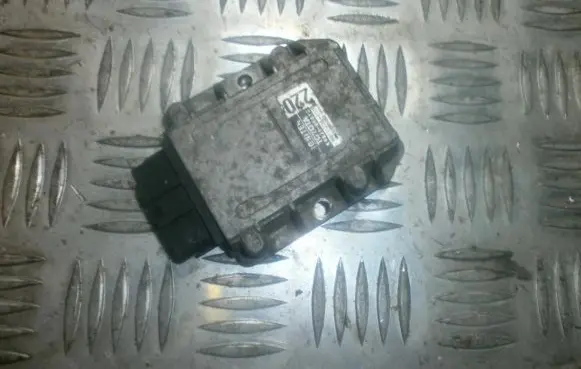 Toyota Corolla E110 Ignition amplifier control unit 8962105010