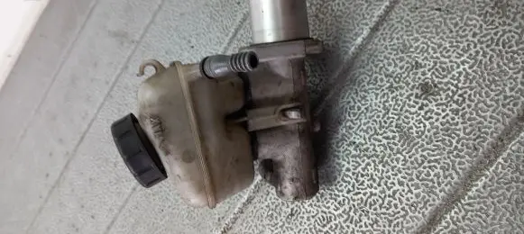 Opel Zafira A Master brake cylinder