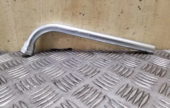 Volkswagen PASSAT B7 Wheel nut wrench 4D0012219A